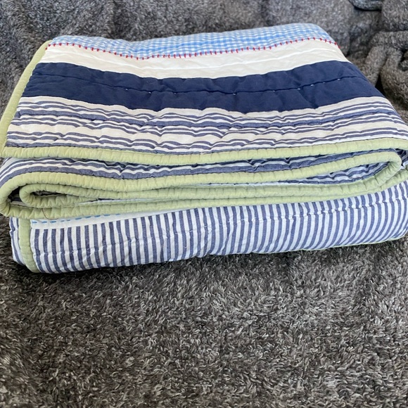 Quilted Multi colored baby Quilt - Picture 6 of 10